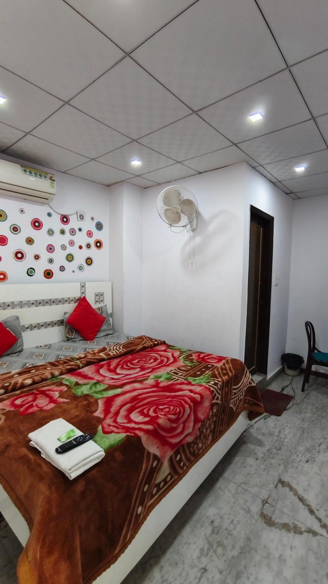 Rajdhani Guest House Faridabad Exterior foto