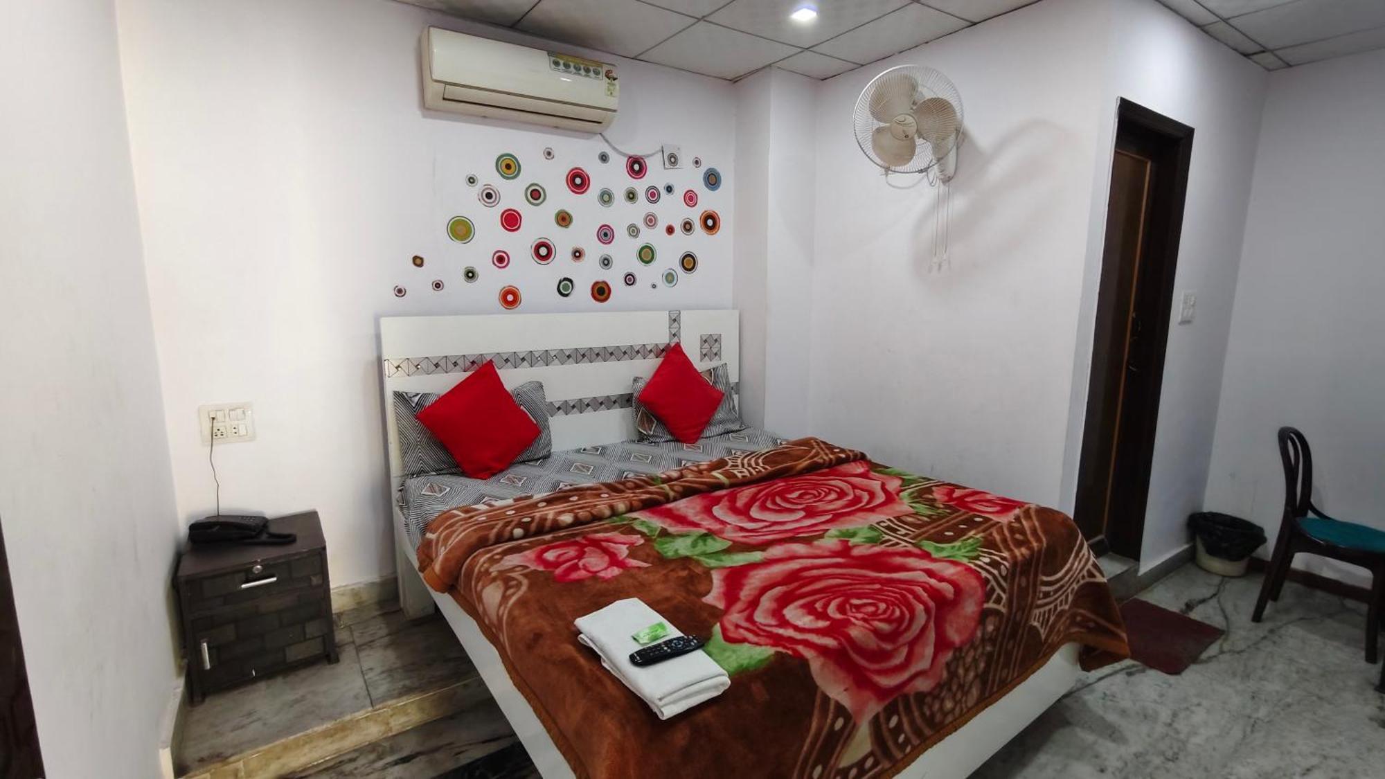 Rajdhani Guest House Faridabad Exterior foto